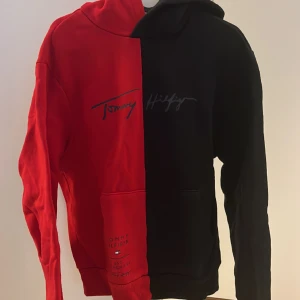 Tommy hilfiger hoddie - Helt ny hoddie, användt 2 gånger. 