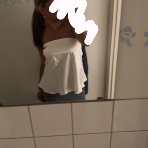 Vit topp🤍 - Säljer min topp🤍🤍