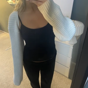 bolero - vit jätte fin bolero ifrån h&m💕💕