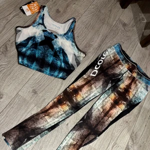 Dcore träningsset storlek small nytt med tags  - Nytt sett från Dcore. Nypris 799kr  Storlek small!  Fin julklapp! 