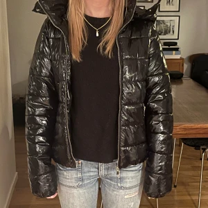 jacka - trendig jacka som passar bra till höst, vinter och vår❄️