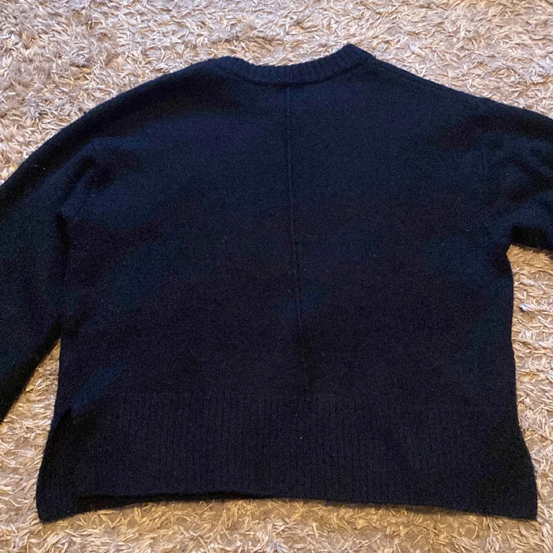 Mörkblå stickad tröja - 90