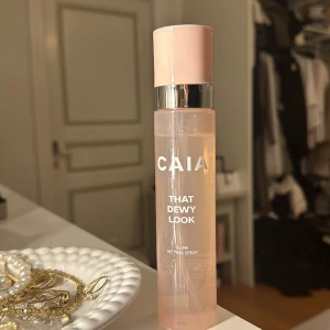 Caia dewy - Caias ”that dewy look” settingspray💓nypris 245kr