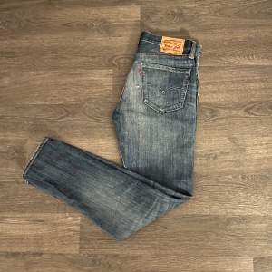 Fina Levi’s 508or i grymt skick. Jeansen är i storlek W30 L31. Vårat pris är 349. Tveka inte att höra av dig vid eventuella frågor!👍🏼