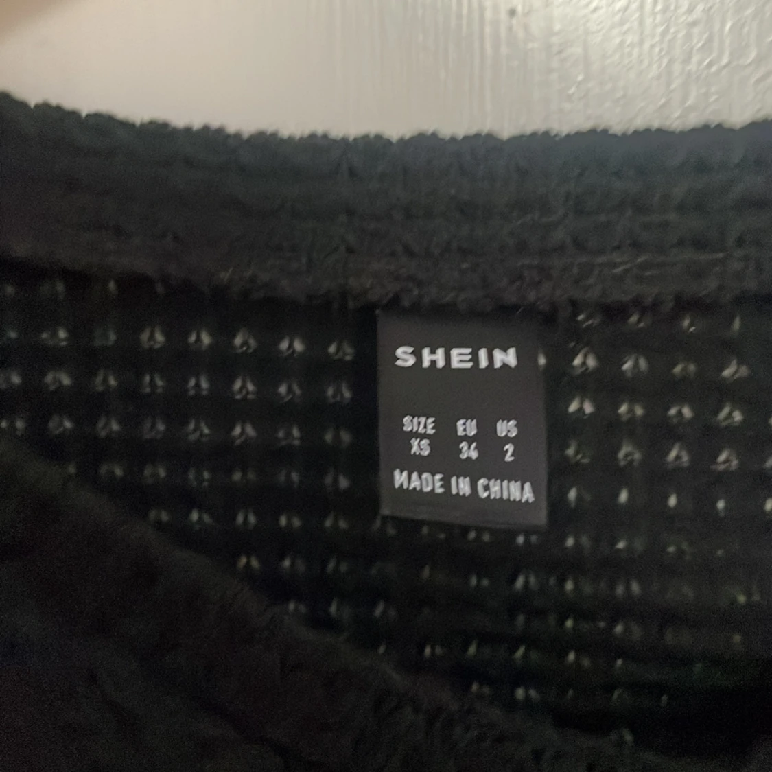 Svart croppad nättröja  - 90