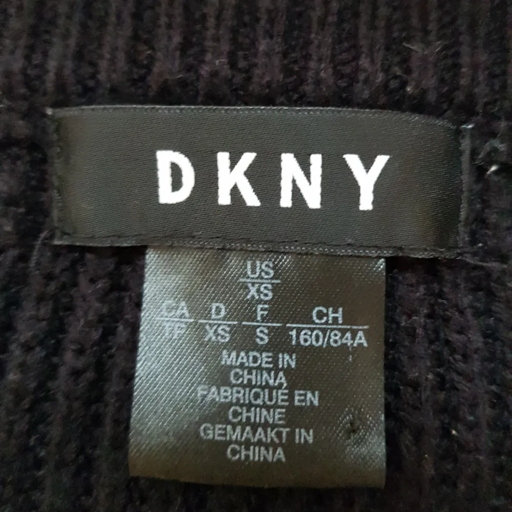 Dam stickat Dkny xs s bra skick . Tröjor & Koftor.