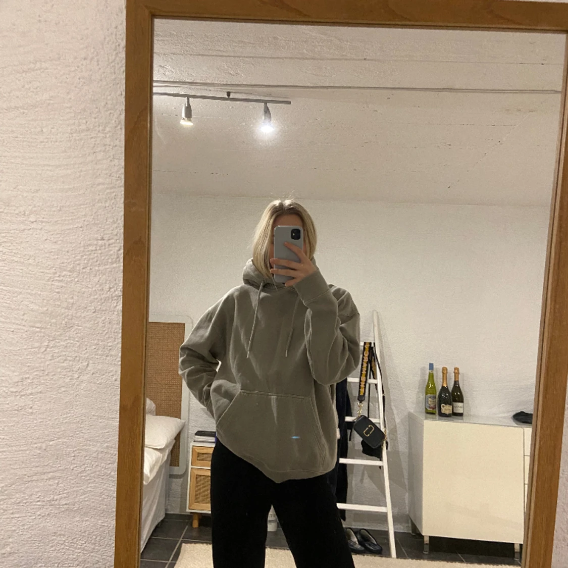 Grå Hoodie med tryck! - 91