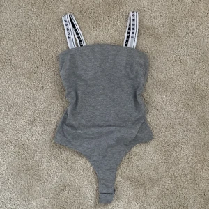 Body - Snygg body i storlek 34 🤍 aldrig använd, endast testad!