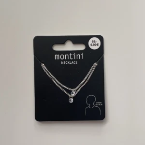 Halsband - Ett halsband från ur&penn. Aldrig använd som ni ser på bilderna🤗 Köpt för 70kr men säljer för 50kr!Köparen betalar frakten!