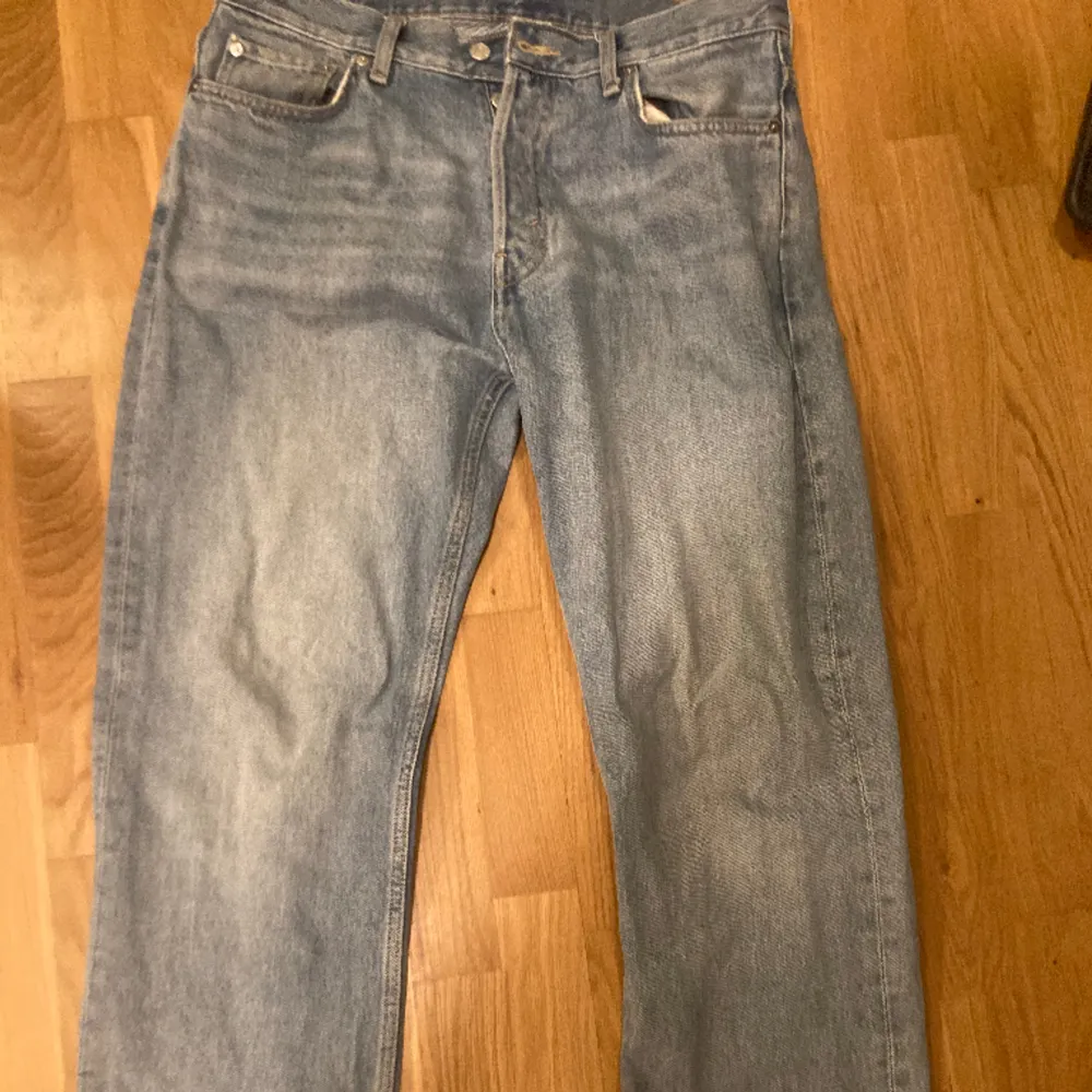 Straight weekday jeans 32/30 Inga skador. Jeans & Byxor.