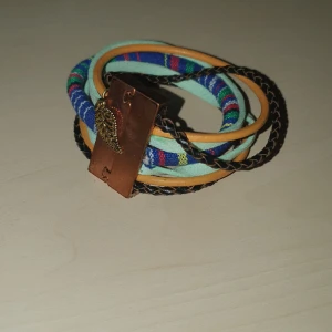 Armband - Begagnat armband som inte kommer till användning längre. 