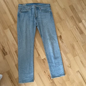 Levis - 502 - Ljusblå Levis jeans 502 Mycket bra skick 33W32L (48/50)