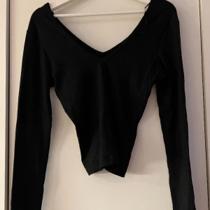 Svart tröja - Använd fåtal gånger 