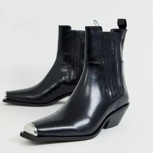 Cowboyboots  - Cowboyboots  Storlek 5 (38) Knappt använda  Nypris 1000kr