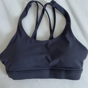 Sportbh AWCO - Sportbh från AWCO! Använd 1 gång så i superbra skick 