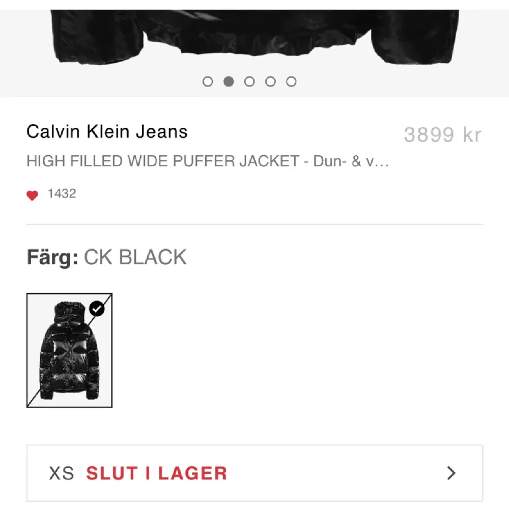 Säljer denna superfina och helt oanvända jackan från Calvin Klein. Jag säljer då den inte riktigt är min stil. Den är i storlek S men passar även M/L då den är större i storleken. Kom privat för fler frågor eller egna bilder!💓. Jackor.