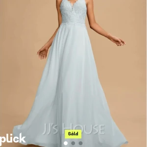 Balklänning  - säljer superfin balklänning från jjhouse då den inte kommer till användning längre. Passar mig i längden som är 160 men passar även min kompis som är 170 💓 fint skick!