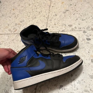 Nike air jordans  - Använt endast en gång så skorna är i väldigt bra skick!