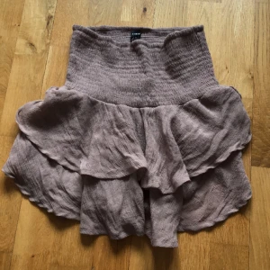 Kjol - En brun superfin kjol i mycket bra skick! Från Shein i storlek Xs och inte använd