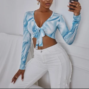 Topp - Supersöt push-up topp knappt använd