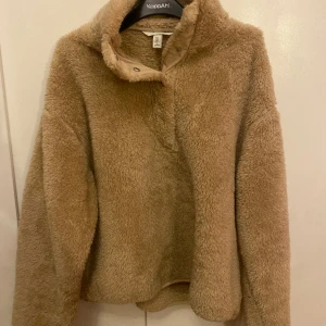 Tjocktröja - tjock tröja från h&m. Använd fåtal gånger