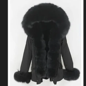 Parks jacka  - Köptes förra vintern , kommer inte till användning längre för att jag bytt klädstil, pris kan diskuteras fler bilder med jackan på kan skickas via intresse 