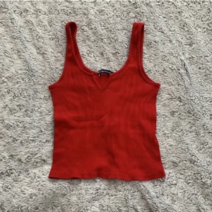 Rött linne - Skönt rött linne från brandy♡