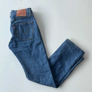 Levi’s 501 Jeans🔵 - Levis 501 Jeans🔵Riktigt snygga och trendiga 501 som passar till allt till ett dunderpris! Priset kan diskuteras! Bara att fråga om ni har några funderingar😁