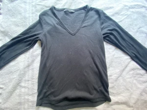 Ribbad tröja  - En ribbad tröja som jag aldrig har använt då den inte riktigt är min stil. Köpt på lager 157 