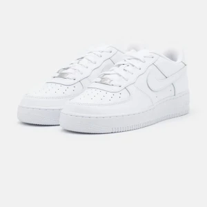 Airforce 1 - Säljer mina air forcece. Väldigt bra skick! Köptes för 1349💘Skriv privat för fler bilder! Pris kan diskuteras 