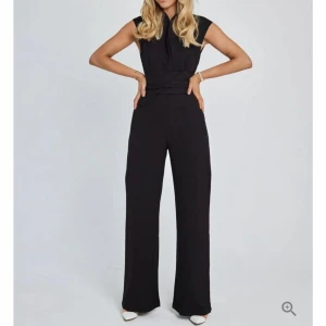 Jumpsuit strl 36 - Beställde fel storlek! Skickas mot fraktavgift.