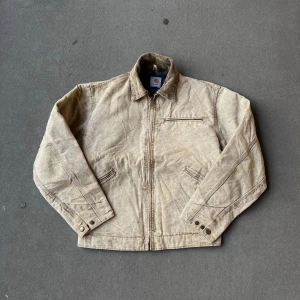 90's Carhartt Detroit Jacket - 90's carhartt detroit jacket Blanked lined Size Small ish Gently used, no flaws