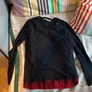 Alexander McQueen tröja - Alexander McQueen tröja. Nästan oanvänd.
