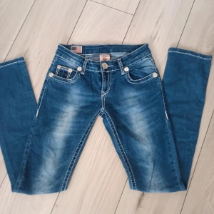 True religion jeans - True religion jeans som är skitsnygga och low waist, storlek US 29 som jag tror är en EU 36.