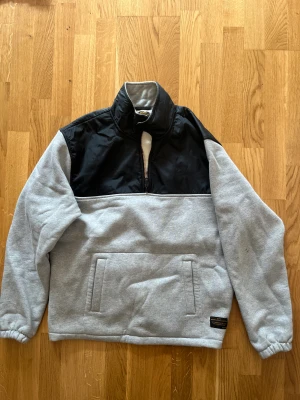 Levis half zip - Levis half zip från skateboard collection