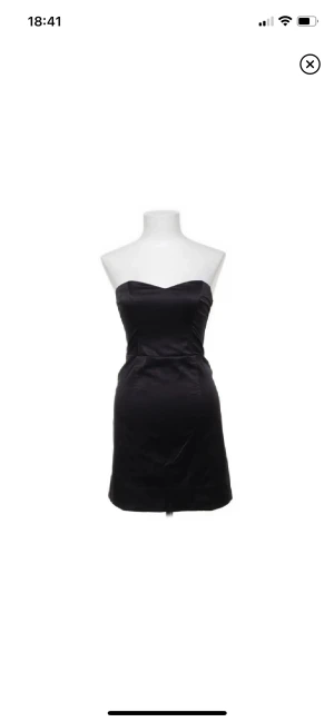 mini dress - Jättefin miniklänning med inga deffekter alls! 🥰 Läs policy och frakt innan du frågar💕 pris kan alltid diskuteras! hör av dig vid fler funderingar 