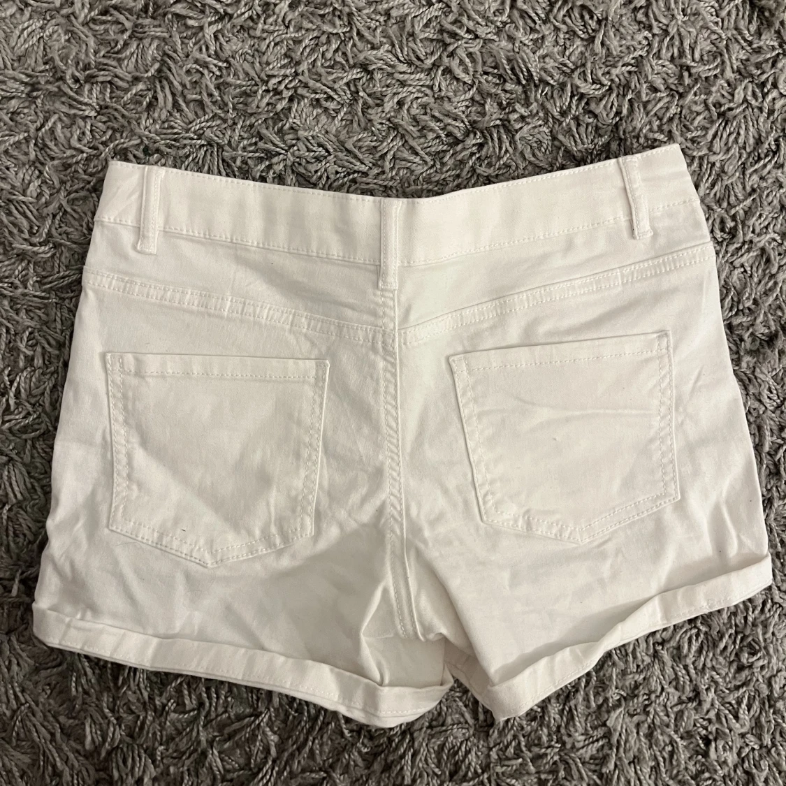 Vita jeansshorts  - 90
