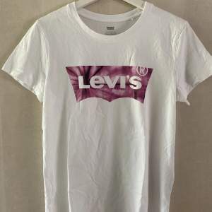 Levi’s t-shirt. Aldrig använd. 