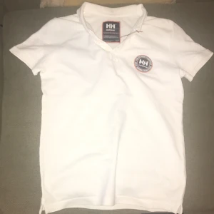 Tröja/t-shirt - En helt ny oanvänd HH t-shirt i färgen vit. Perfekt skick och även perfekt till sommaren.