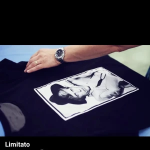 Limitato  - T shirt från limitato i utmärkt skick, använd 2 gånger 