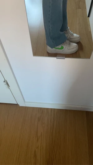 Nike skor - Köpta för 1200kr och säljer nu pga att jag köpt nya💚snygga och i bra skick.
