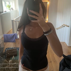 linne - Använt 1 gång, köpt på plick 💗 Är stl S men passar nog en XS också! Om du vill köpa är det bara o trycka på köp nu!💓