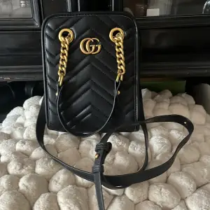 Fake Gucci väska aldrig använd, jätte fin kopia, inköpt för 900kr