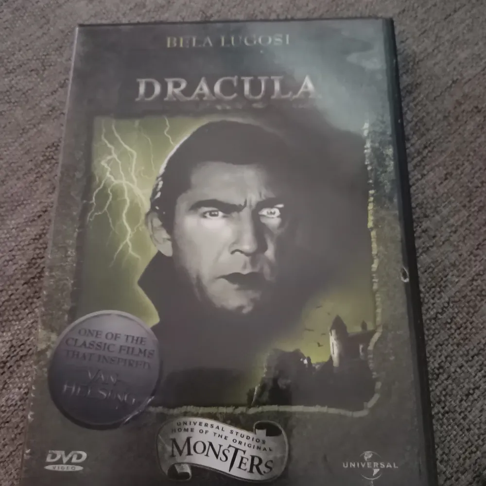 En dvd film Dracula . Övrigt.