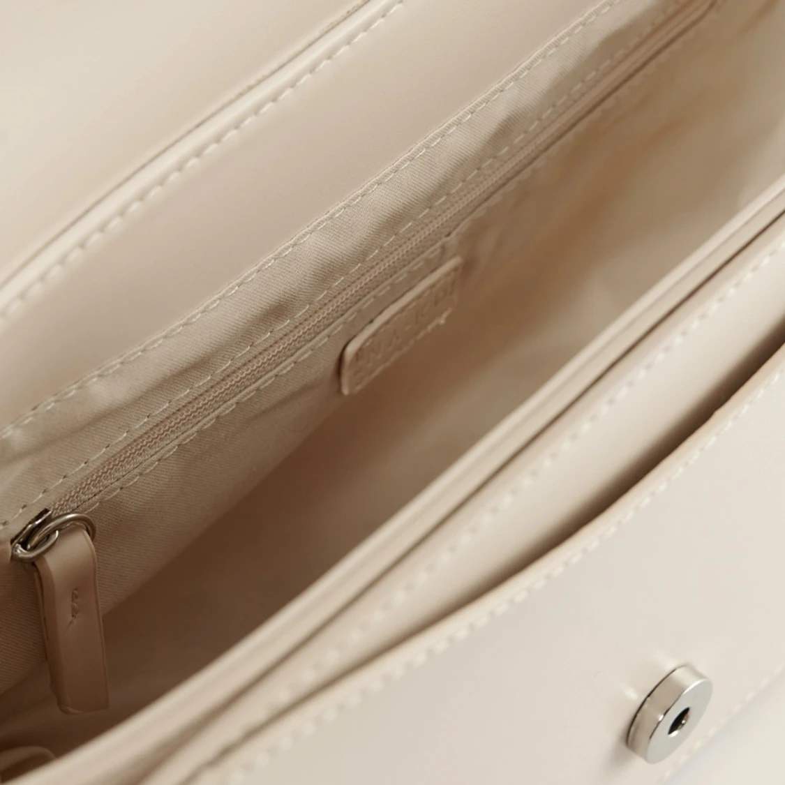 Beige crossbodyväska - 90