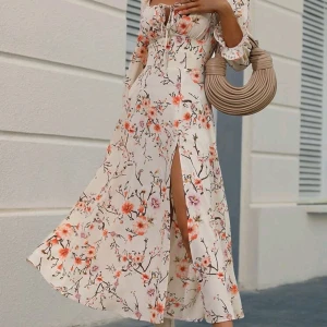 Riktigt vacker klänning  - Helt ny endast provad st 40/42