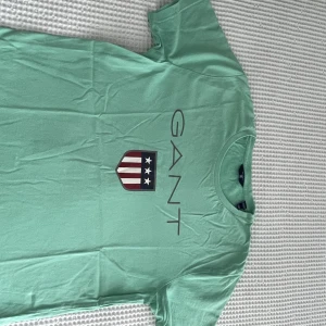 Gant tröja - Gant t shirt i bra skick då jag har växt ut den och använt den ett fåtal gånger