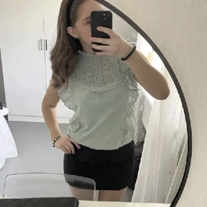 Sommar topp - Jätte fin från mango med prislapp kvar i storlek S 