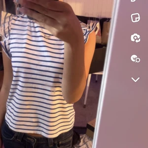 Söt tröja  - Säljer nu denna söta tröja för 99 :- då jag köpte den för 199 :- 💗 Pris kan diskuteras 💓💓💓