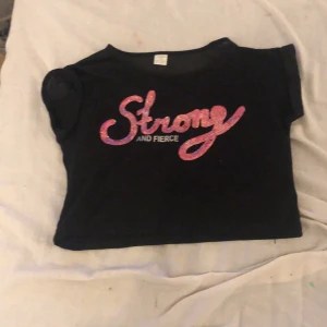 Idrotts t-shirt - För barn  Bra skick 